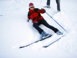 Pár fotek ze Základní kurzu Skialpinismu, Velmi dobré sněhové podmínky (prašánek) prověřili účastníky a jejich lyžařské schopnosti. Lavinové riziko posuzovali všichni za nádherného počasí a tak mráz vydepat jen jednu účastnici... - fotografie 68