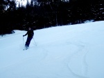 Pár fotek ze Základní kurzu Skialpinismu, Velmi dobré sněhové podmínky (prašánek) prověřili účastníky a jejich lyžařské schopnosti. Lavinové riziko posuzovali všichni za nádherného počasí a tak mráz vydepat jen jednu účastnici... - fotografie 70