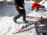 Základní kurz skialpinismu, Záverečný kurz této zimní sezony proběhl. Sněhu je již méně a tak i program tomu byl přizpůsoben. Na náladě to však určitě nebylo vidět a všichni jsme si tento jarní kurz parádně užili. Slunečná neděl - fotografie 7