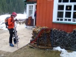 Základní kurz skialpinismu, Záverečný kurz této zimní sezony proběhl. Sněhu je již méně a tak i program tomu byl přizpůsoben. Na náladě to však určitě nebylo vidět a všichni jsme si tento jarní kurz parádně užili. Slunečná neděl - fotografie 29