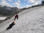 Vstup na Grossvenediger - srpen 2011, V srpnu jsme vyrazili s kilenty na vrchol tet nejvy hory Rakouska Grossvenediger - 3.674m. Vrcholu Velkho Bentana jsme zdrn doshli a tak si dosyta uili pohody vldnouc na Neue Prager Hut - fotografie 20
