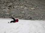 Vstup na Grossvenediger - srpen 2011, V srpnu jsme vyrazili s kilenty na vrchol tet nejvy hory Rakouska Grossvenediger - 3.674m. Vrcholu Velkho Bentana jsme zdrn doshli a tak si dosyta uili pohody vldnouc na Neue Prager Hut - fotografie 23
