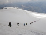 Vstup na Grossvenediger - srpen 2011, V srpnu jsme vyrazili s kilenty na vrchol tet nejvy hory Rakouska Grossvenediger - 3.674m. Vrcholu Velkho Bentana jsme zdrn doshli a tak si dosyta uili pohody vldnouc na Neue Prager Hut - fotografie 34