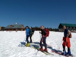 Základní kurz skialpinismu 16.-18.3.2012, Parádní jarní počásko, tvrdý firn a čistě chlapská parta. K tomu vyvrcholení na Sněžce a bezva náladička. Prostě se to vydařilo. - fotografie 22