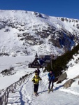 SKIALPINISTICKÝ PŘECHOD KRKONOŠ PŘES SNĚŽKU, Skialpinistická Krkonošská Haute route tentokrát nabídla fantastické počasí, 4 nádherné túry, cca 4.000 výškových metrů a 75 km na délku. A pohostinnost všech navštívených míst přispěla k super náladě - fotografie 37
