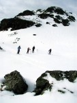 NZK TAURY - vyhldkov vrcholy, Ndhern poas a hlavn: SNH, SNH, SNH A zase SNH.
I pes nepznivou pedpovd bylo nakonec super poas a nedln sjezd z Preberu (2.740 m) byl tenikou na dortu. - fotografie 14