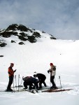 NZK TAURY - vyhldkov vrcholy, Ndhern poas a hlavn: SNH, SNH, SNH A zase SNH.
I pes nepznivou pedpovd bylo nakonec super poas a nedln sjezd z Preberu (2.740 m) byl tenikou na dortu. - fotografie 22
