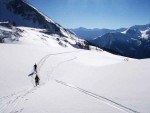 VRCHOLY TUXSKÝCH ALP na skialpech, Totální nedostatek sněhu v Tuxských Alpách a v okolí Weidener Hütte a navíc čerstvá nadílka sněhu v Lungau nás zavedli do samotného srdce Nízkých Taur. A počasí se opět vydařilo... - fotografie 17
