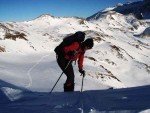 VRCHOLY TUXSKÝCH ALP na skialpech, Totální nedostatek sněhu v Tuxských Alpách a v okolí Weidener Hütte a navíc čerstvá nadílka sněhu v Lungau nás zavedli do samotného srdce Nízkých Taur. A počasí se opět vydařilo... - fotografie 57