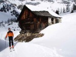 VRCHOLY TUXSKÝCH ALP na skialpech, Totální nedostatek sněhu v Tuxských Alpách a v okolí Weidener Hütte a navíc čerstvá nadílka sněhu v Lungau nás zavedli do samotného srdce Nízkých Taur. A počasí se opět vydařilo... - fotografie 82
