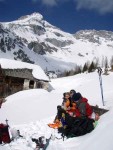 VRCHOLY TUXSKÝCH ALP na skialpech, Totální nedostatek sněhu v Tuxských Alpách a v okolí Weidener Hütte a navíc čerstvá nadílka sněhu v Lungau nás zavedli do samotného srdce Nízkých Taur. A počasí se opět vydařilo... - fotografie 84