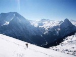 VRCHOLY TUXSKÝCH ALP na skialpech, Totální nedostatek sněhu v Tuxských Alpách a v okolí Weidener Hütte a navíc čerstvá nadílka sněhu v Lungau nás zavedli do samotného srdce Nízkých Taur. A počasí se opět vydařilo... - fotografie 96