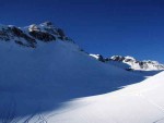 VRCHOLY TUXSKÝCH ALP na skialpech, Totální nedostatek sněhu v Tuxských Alpách a v okolí Weidener Hütte a navíc čerstvá nadílka sněhu v Lungau nás zavedli do samotného srdce Nízkých Taur. A počasí se opět vydařilo... - fotografie 122